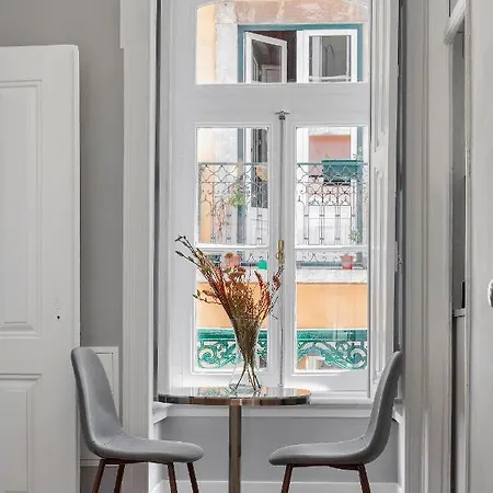 Small Design Studio - Rosa, Bairro Alto-2